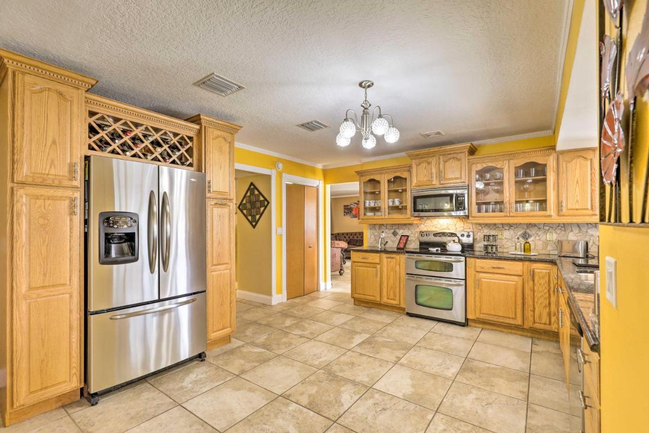 Cozy Home In Heart Of Tampa With Lanai And Pool! Екстериор снимка
